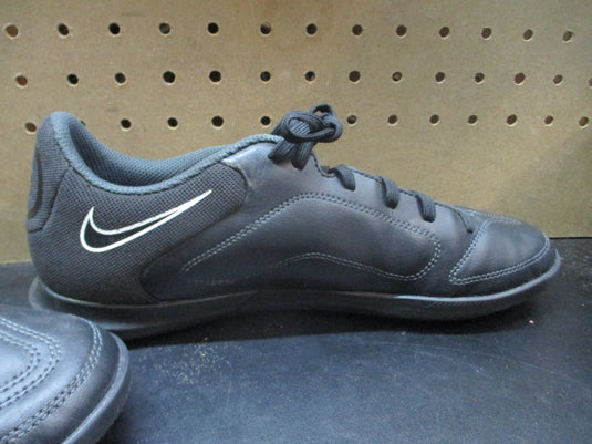 Used Nike Men's Tiempo Legend 9 Club IC Indoor Soccer Shoes - Size 7.5
