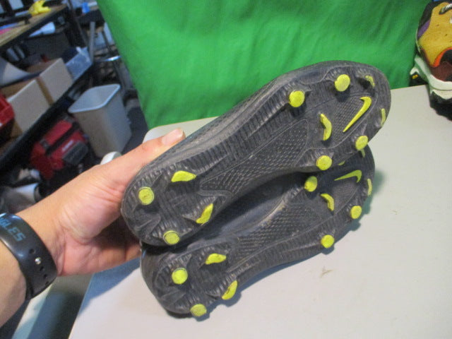 Load image into Gallery viewer, Used Nike Phantom Size Youth 2 Soccer Cleats
