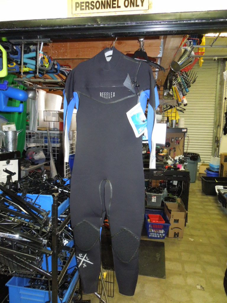 Load image into Gallery viewer, Like New Reeflex Royale Chest Zip Seamless Dive Suit Size Large Small
