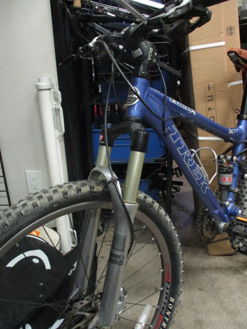 Load image into Gallery viewer, Used Trek Fuel EX 7 Mountain Bike with Brooks Leather Saddle
