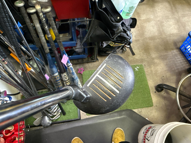 Load image into Gallery viewer, Used Dunlop Black Max Plus 560 Series Right Hand Mallet Putter 32.5"

