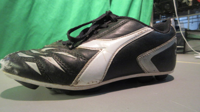 Load image into Gallery viewer, Used Diadora Scudetto Leather Youth 3 Soccer Cleats - (Some Wear)

