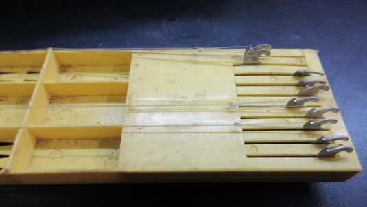 Used Vintage P & K Everlast Tackle Caddy w/ Snelled Hooks