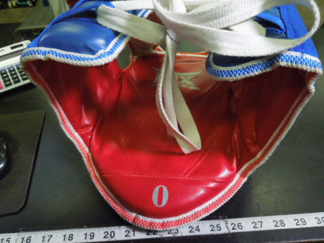 Load image into Gallery viewer, Used MTX Mooto Ex. Reversible Martial Arts Chest Guard Size 0
