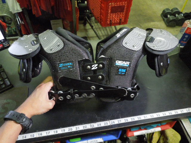 Load image into Gallery viewer, Used Gear Pro Tec Z- Cool Skill Football Shoulder Pads Size Small
