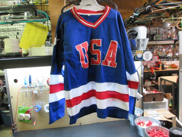 Load image into Gallery viewer, Used USA Hockey Jersey - Size Medium
