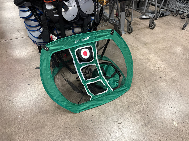 Load image into Gallery viewer, Used Backyard Birdie Chipping Trainer with Carry Bag and Training Balls
