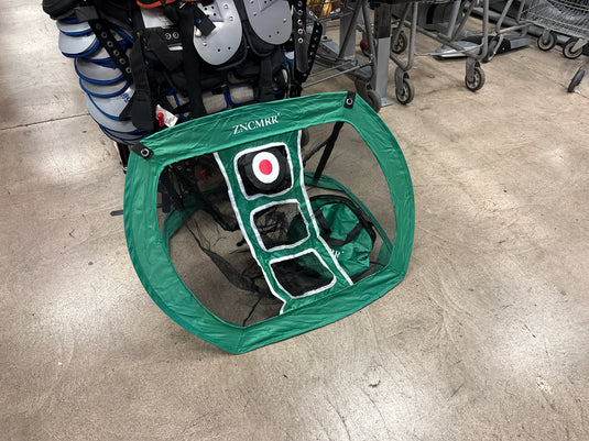 Used Backyard Birdie Chipping Trainer with Carry Bag and Training Balls