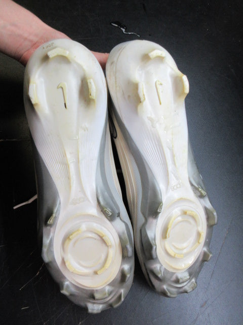 Load image into Gallery viewer, Used Nike Vapor Speed 3 Football Cleats - Size 10.5
