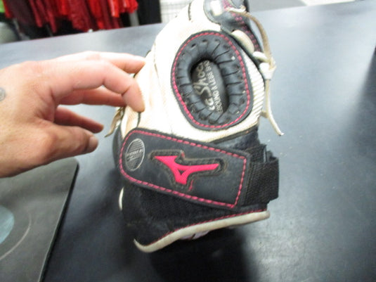 Used Mizunio Prospect Finch Series 11" Softball Glove - RHT
