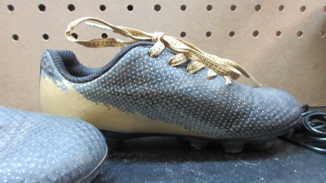 Load image into Gallery viewer, Used Dsg Kids' Speed Viper Soccer Cleats - Size Youth 11
