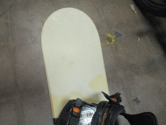 Load image into Gallery viewer, Used Ride Menace 149cm Snowboard with ride Bindings
