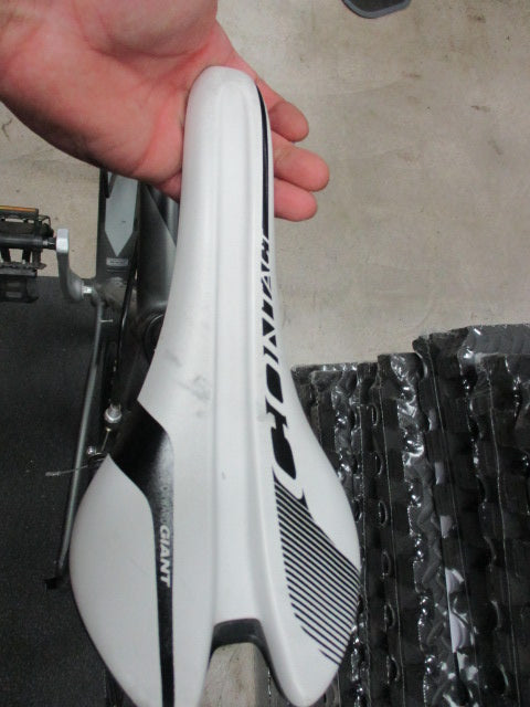 Used Giant Contend 26" 16 Speed Road Bike