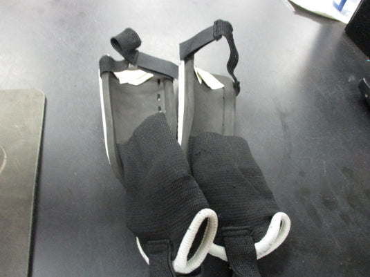 Used DSG Youth Small Shin Guards