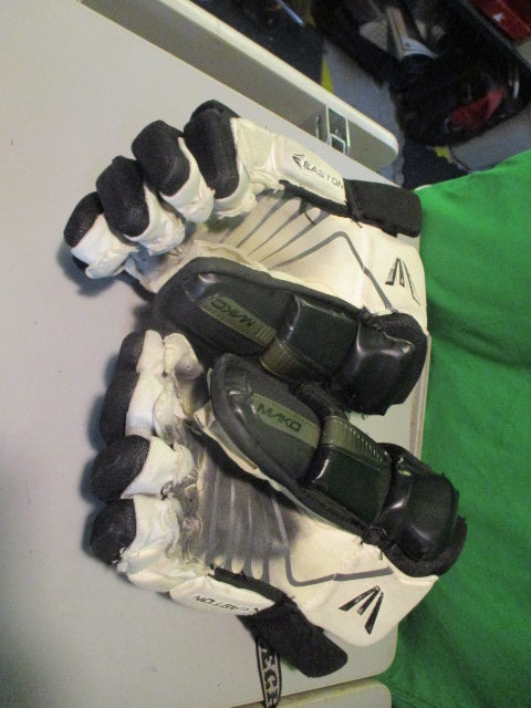 Load image into Gallery viewer, Used Easton SR Medium Hockey Gloves
