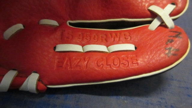 Load image into Gallery viewer, Used Adidas Eazy Close 9.5&quot; Glove - RHT
