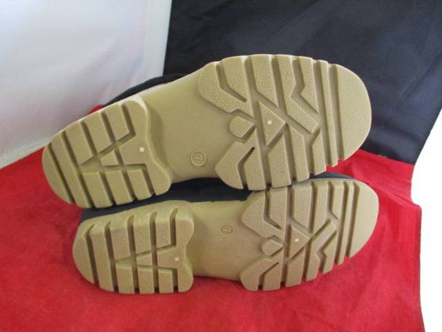 Load image into Gallery viewer, New WFS Ladies Sugarloaf Snow Boot Size 9 - Ivory
