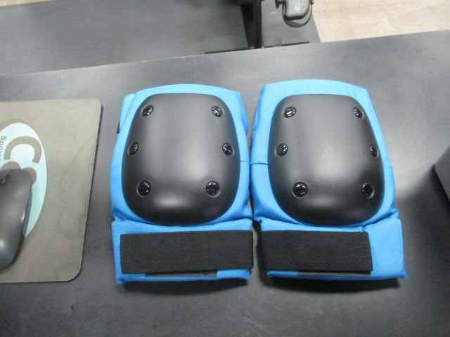 Load image into Gallery viewer, New Black/Blue Skate Knee Pads Size XL
