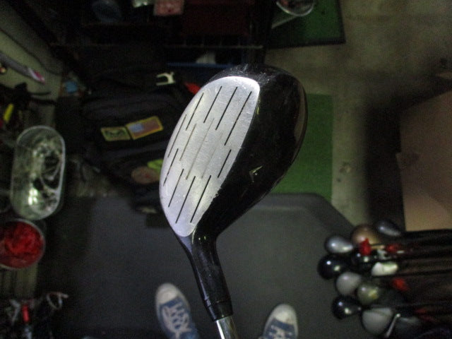 Load image into Gallery viewer, Used Silver Hawk  16º Right Hand 3 Wood
