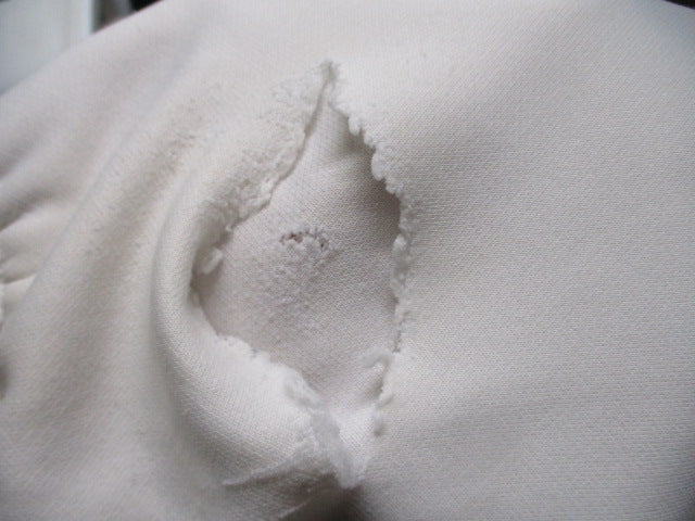 Load image into Gallery viewer, used Mizuno White Knicker Bottom Pants Adult Size Small - torn knee
