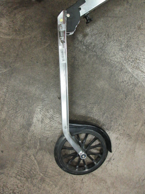 Load image into Gallery viewer, Used Razor A6 - Kick scooter - 13.4 in - silver
