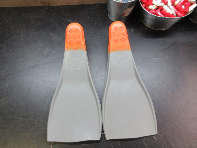 Load image into Gallery viewer, Used Speedo Trialon Rubber Swim Fins - Size XXS 1-3
