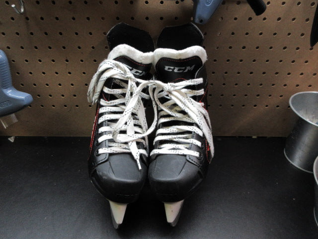 Load image into Gallery viewer, Used CCM Jetspeed FT340 Ice Skate Junior Hockey Skates - Size 1
