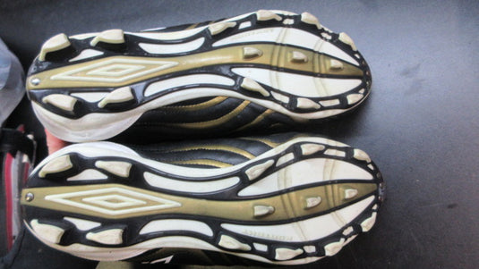 Used Umbro Soccer Cleats - Size 10