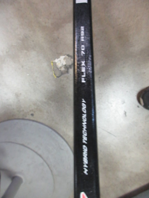 Load image into Gallery viewer, Used Fischer W150 66&quot;  Ice Hockey Stick
