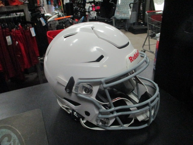 Load image into Gallery viewer, Used Riddell Speedflex Youth Medium Football Helmet INITIAL SEASON 2024

