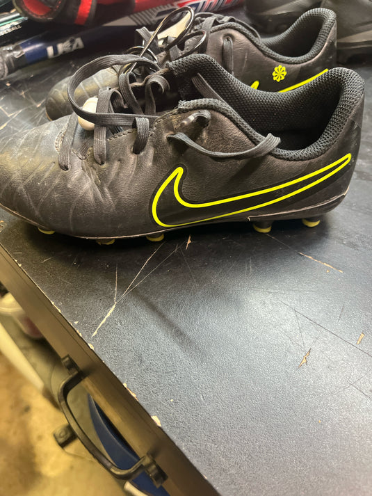Used Nike Size 1Y Black Green Cleats