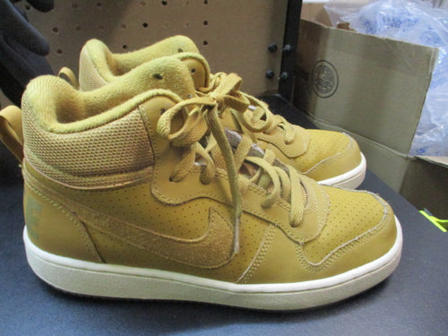 Used Nike Court Mid Sneakers Size 6