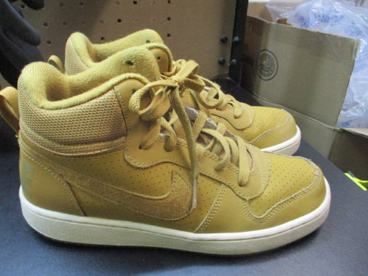 Used Nike Court Mid Sneakers Size 6