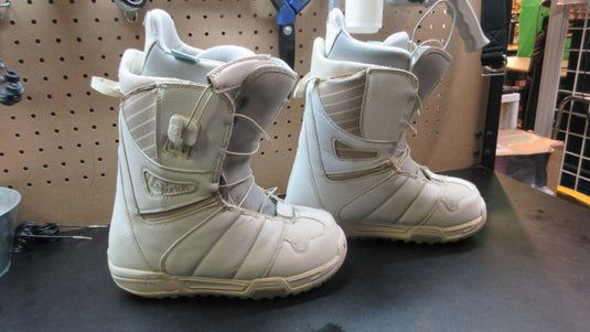 Used Burton Mint Snowboard Boots - Size 7.5