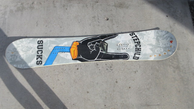 Load image into Gallery viewer, Used StepChild Latchkey 152cm Snowboard (Damage On Front)
