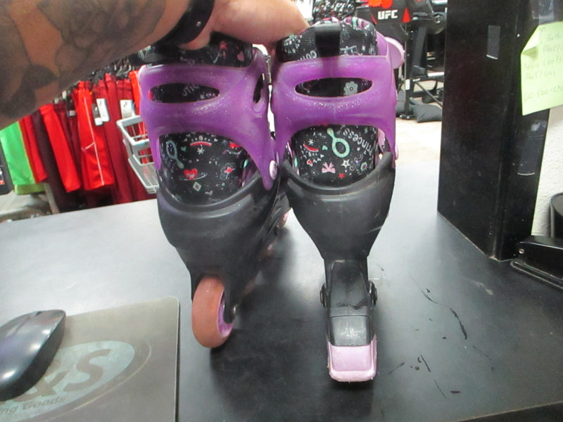 Load image into Gallery viewer, Used Roller Derby Size Kids 3-6 Inline/Roller Skates
