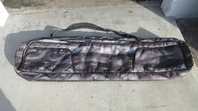 Load image into Gallery viewer, Used Dakine 165cm Snowbaord Bag
