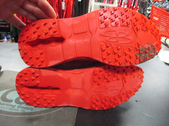 Load image into Gallery viewer, Used Boombah Size 9.5 Turf Cleats
