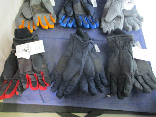Load image into Gallery viewer, New Grand Sierra Tusser 3M Thinsulate Snow Gloves Ages 4-7
