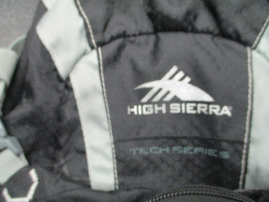 Used High Sierra Tech Series Camelback 2L