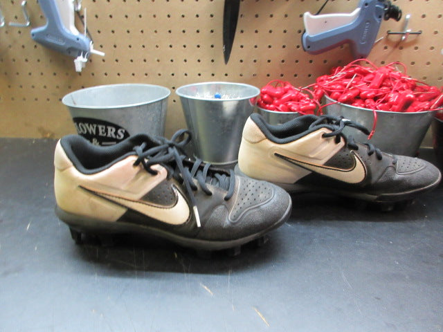 Load image into Gallery viewer, Used Nike Alpha Huarache 3 Varsity Low Baseball Cleats - Size 6.5
