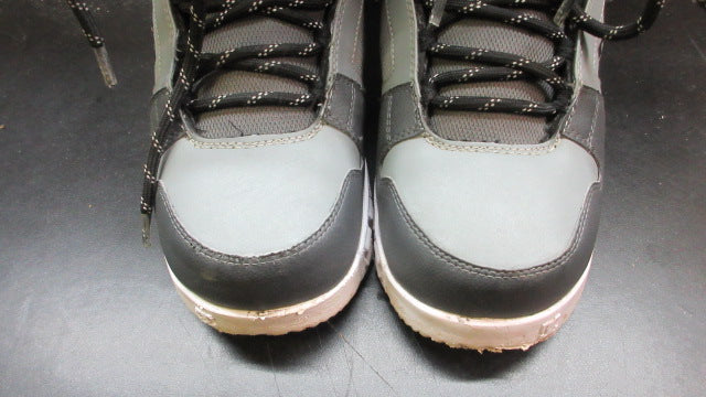 Load image into Gallery viewer, Used DC Faze 2022 Snowboarding Boots - Size 9.5
