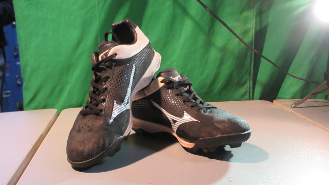 Load image into Gallery viewer, Used Mizuno Wave Finch Lightrevo Youth Molded Fastpitch Cleat - Size 5.5
