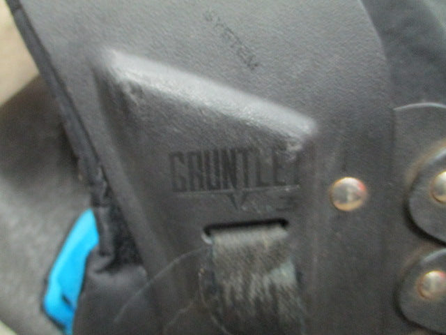 Load image into Gallery viewer, Used Champro Gauntlet 3 Football Shoulder Pads Size - Adult Small
