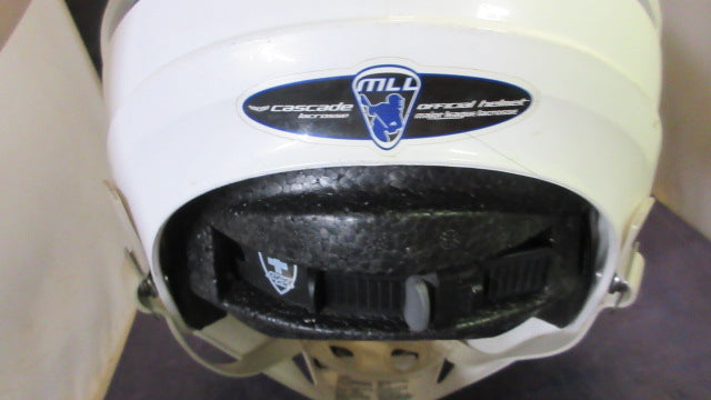 Load image into Gallery viewer, Used Cascade CPVR Lacrosse Helmet w/ Chinstrap Size M/L
