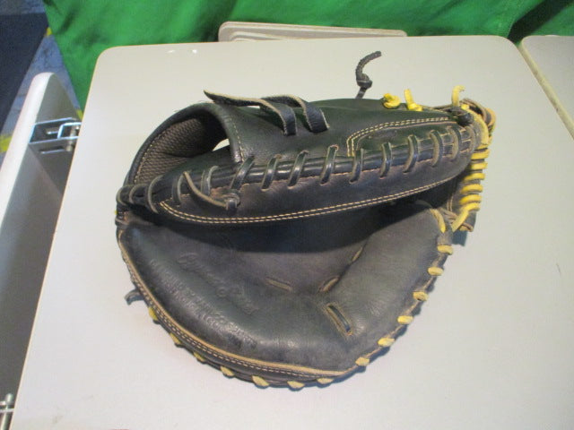 Load image into Gallery viewer, Used Marucci Cypress Series M Type 33.5 Catchers Mitt- RHT
