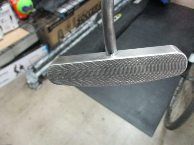 Load image into Gallery viewer, Used Bell 400 Dual Putter
