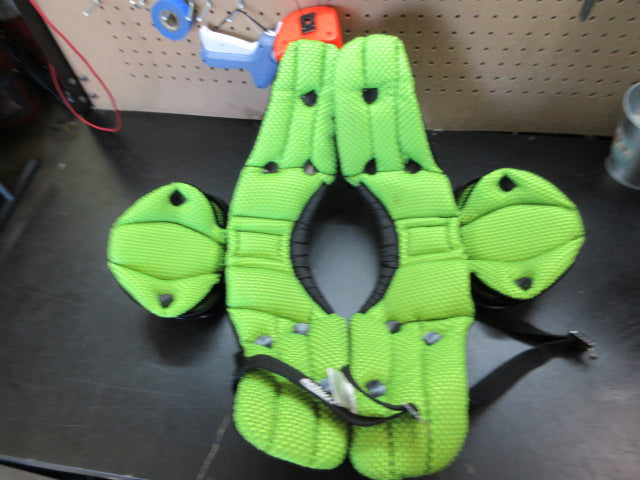 Load image into Gallery viewer, Used Schutt Y Flex 4.0 Football Shoulder Pads - Size Small 12"-13"
