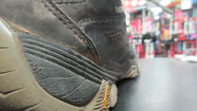 Load image into Gallery viewer, Used Merrell Mens 9 Hiking Shoes
