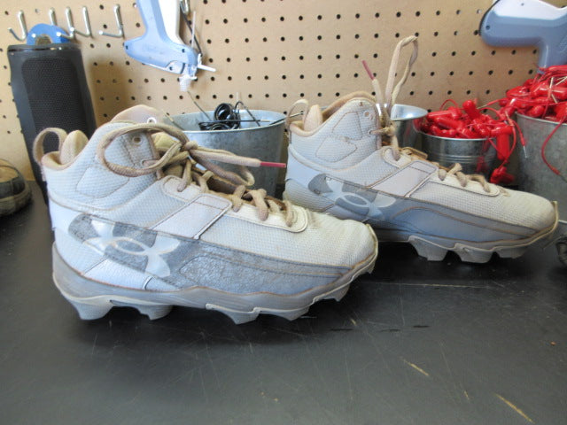 Load image into Gallery viewer, Used Under Armour Harper 10 RM' Baseball Cleats - Size Youth 5.5
